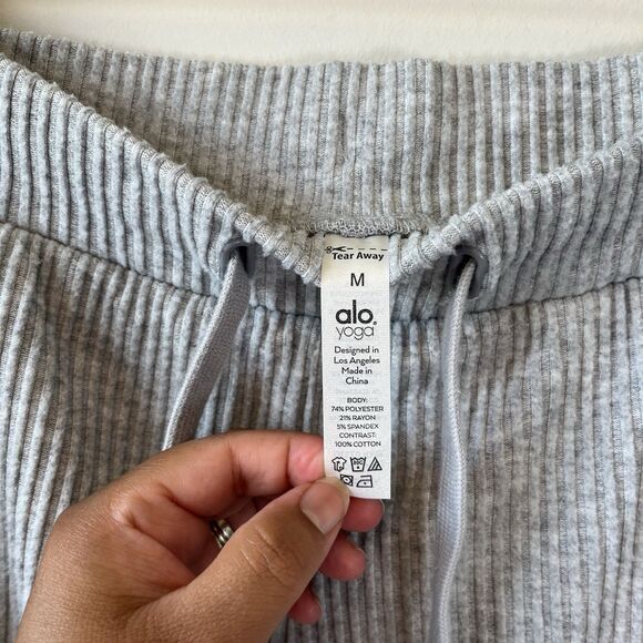 ALO Yoga Muse Ribbed Sweatpants Jogger Gray Stretch Lounge Pockets Size Medium - Picture 12 of 12